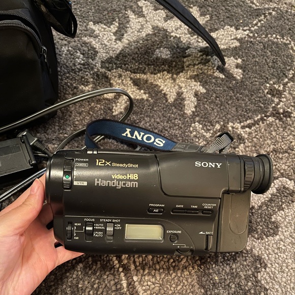 Sony Video Camera Recorder - Picture 4 of 10